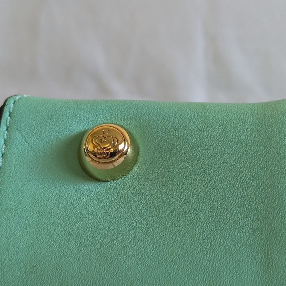 Femme de Cupcakes Purse - Picture 5 of 7